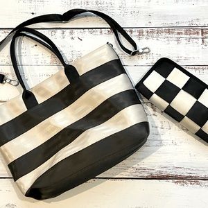 Harvey’s seatbelt purse and wallet